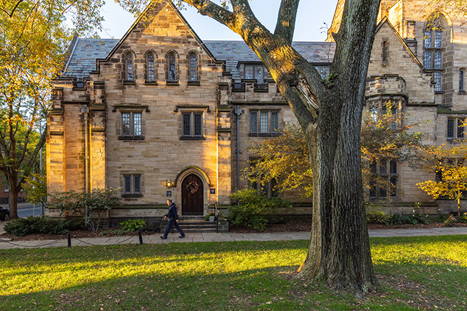 Students walking through cross campus